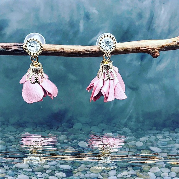 Rose silk flower earrings with rhinestone - Picture 2 of 8